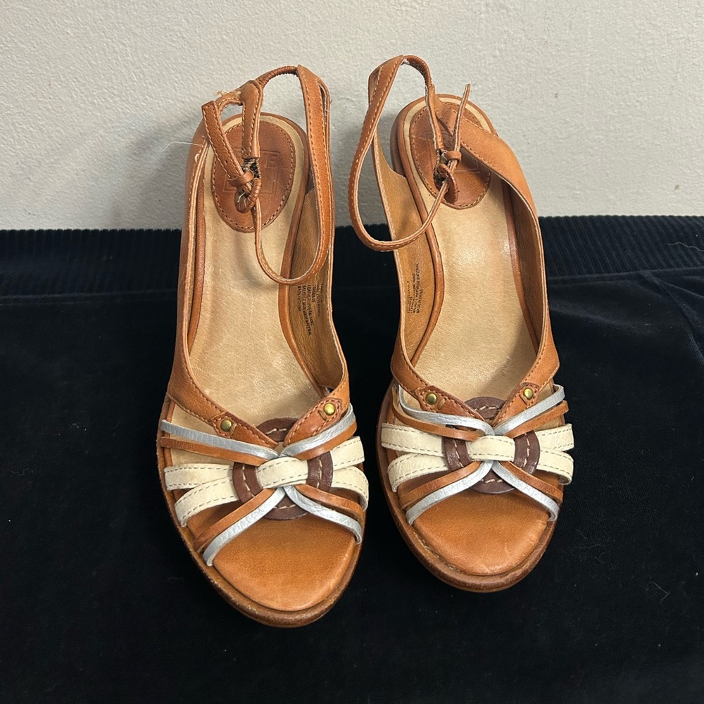 Frye Brown and Cream Leather heels Sandals Sz 7.5